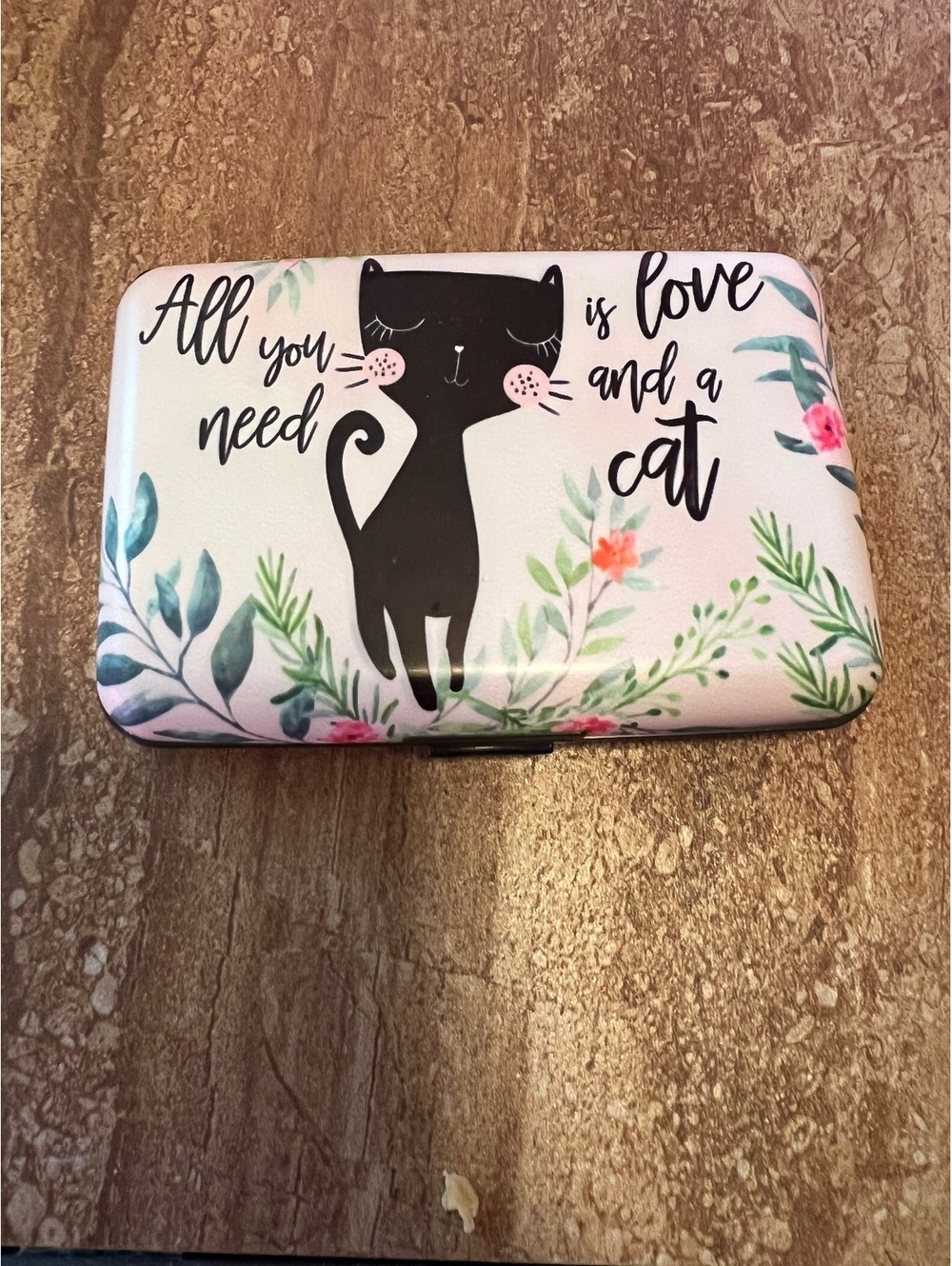 Armored Wallet Cat Love Design with Floral Pattern